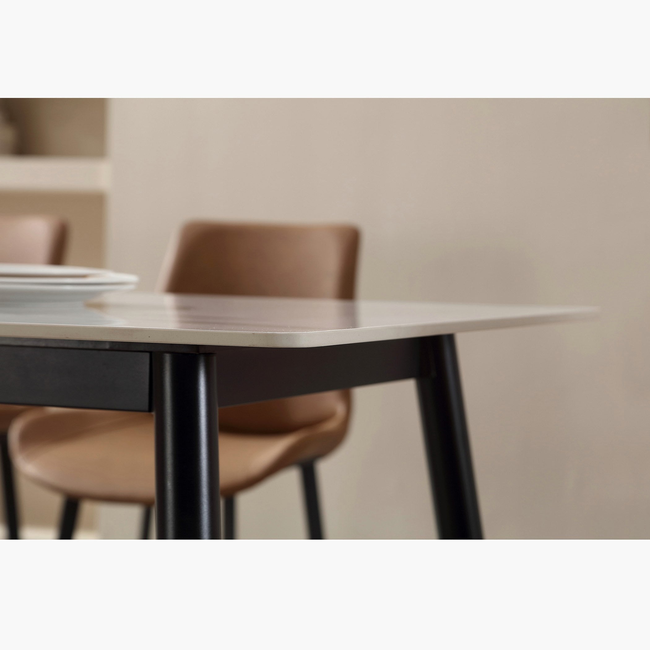 SimpluAcasa™ RESIGILAT - Masă de dining moderna din piatra sinterizata — Confort Practic Pentru Casa Ta