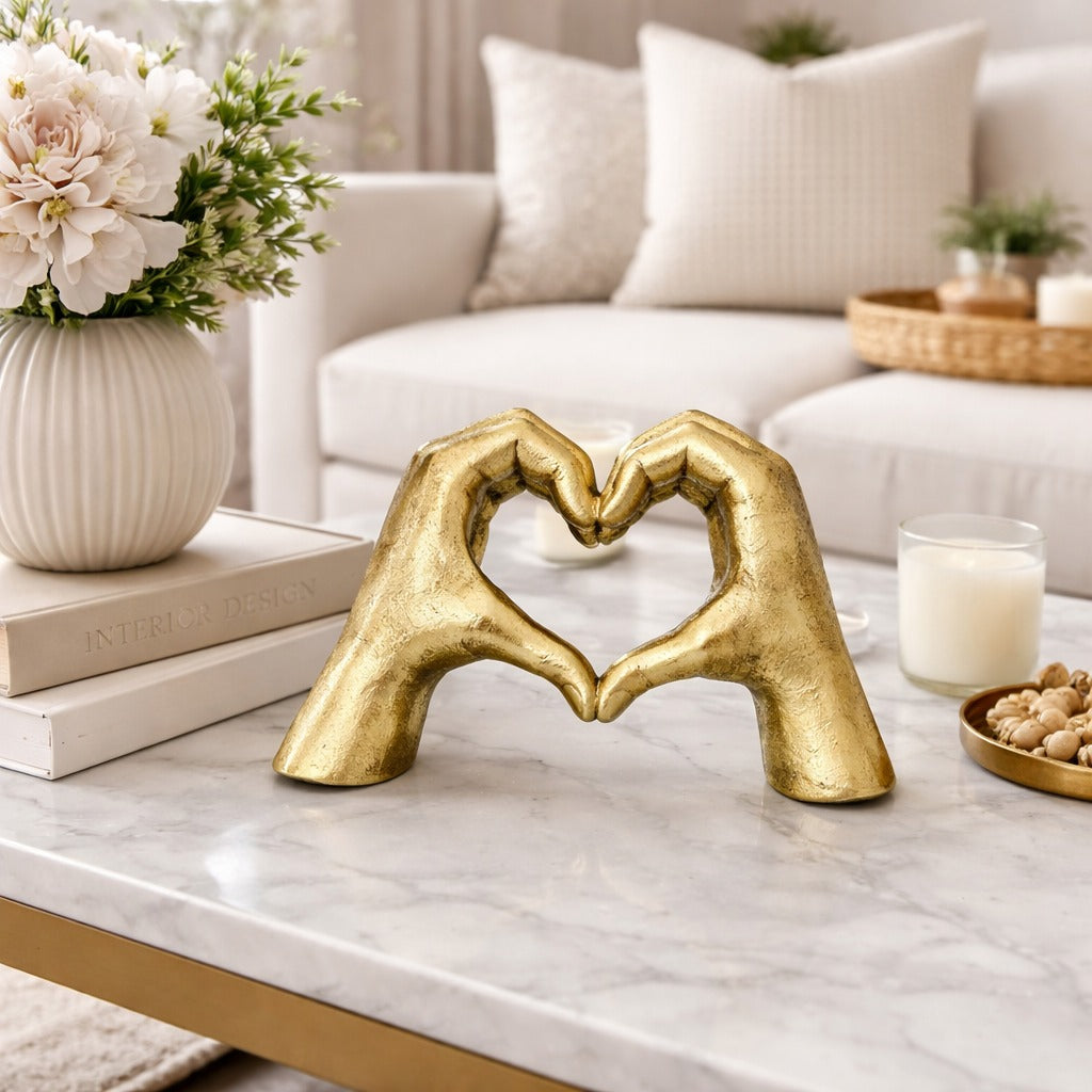 SimpluAcasa™ Decoratiune sculpturala maini in forma de inima – rasina – — Confort Practic Pentru Casa Ta Imagine principală a produsului