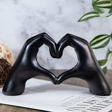 SimpluAcasa™ Decoratiune sculpturala maini in forma de inima – rasina – — Confort Practic Pentru Casa Ta