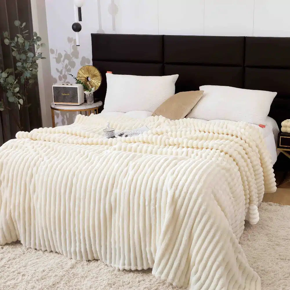 Patura catifelata Cocolino cu Dungi, Model Uni, 200 x 230cm Imagine principală a produsului