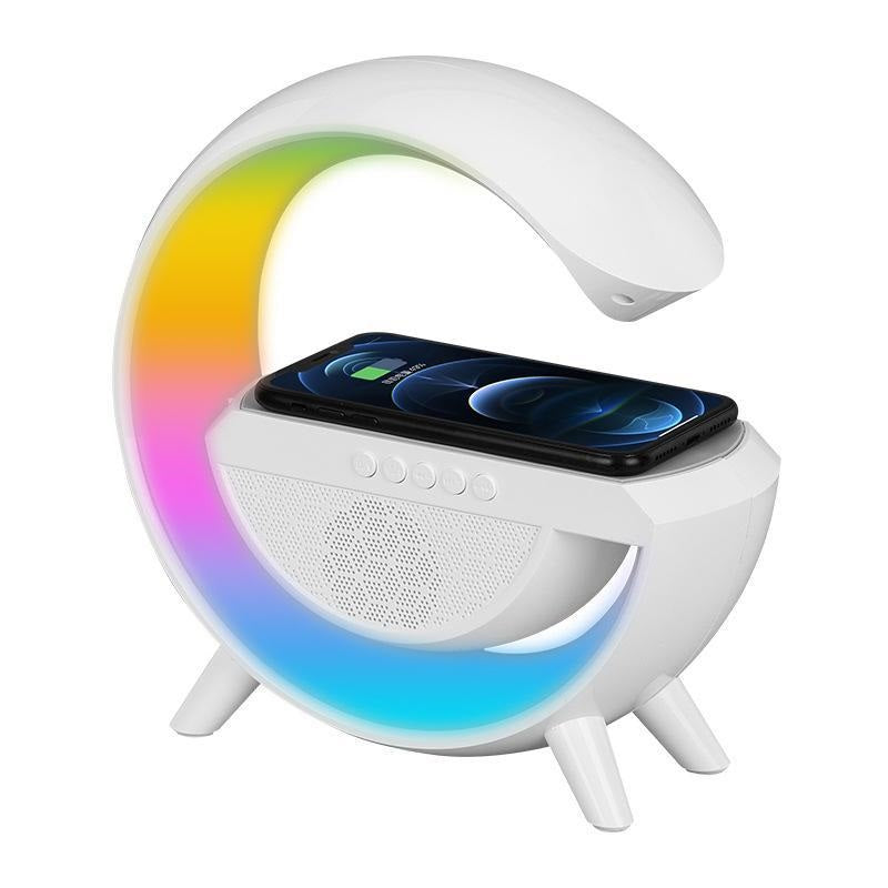 Lampă RGB cu Încărcător Wireless 15W, Boxă Bluetooth și Acumulator Reîncărcabil Imagine principală a produsului
